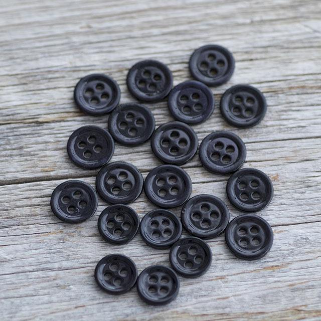 黒蝶貝ボタン　染色ボタン　シャツ用ボタン