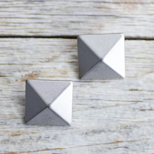 スタッズボタン