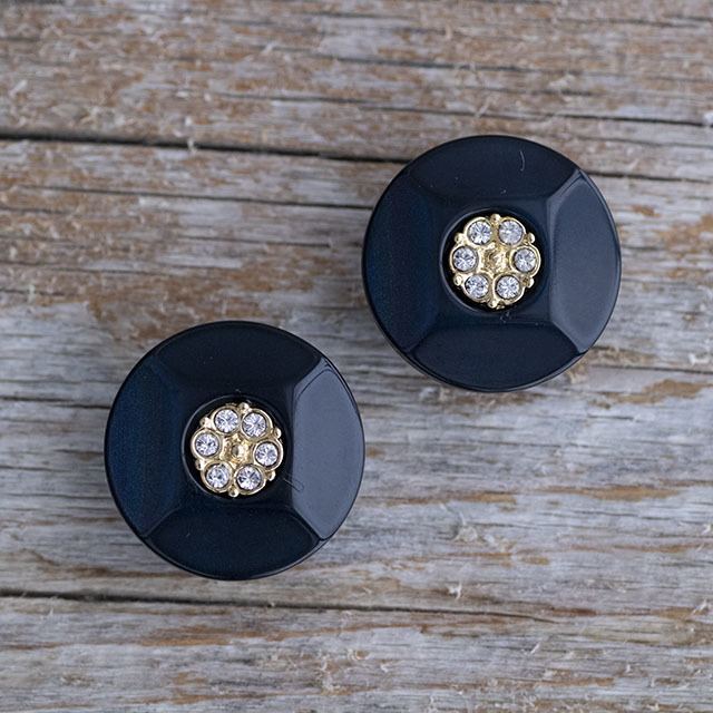 ビジューボタン